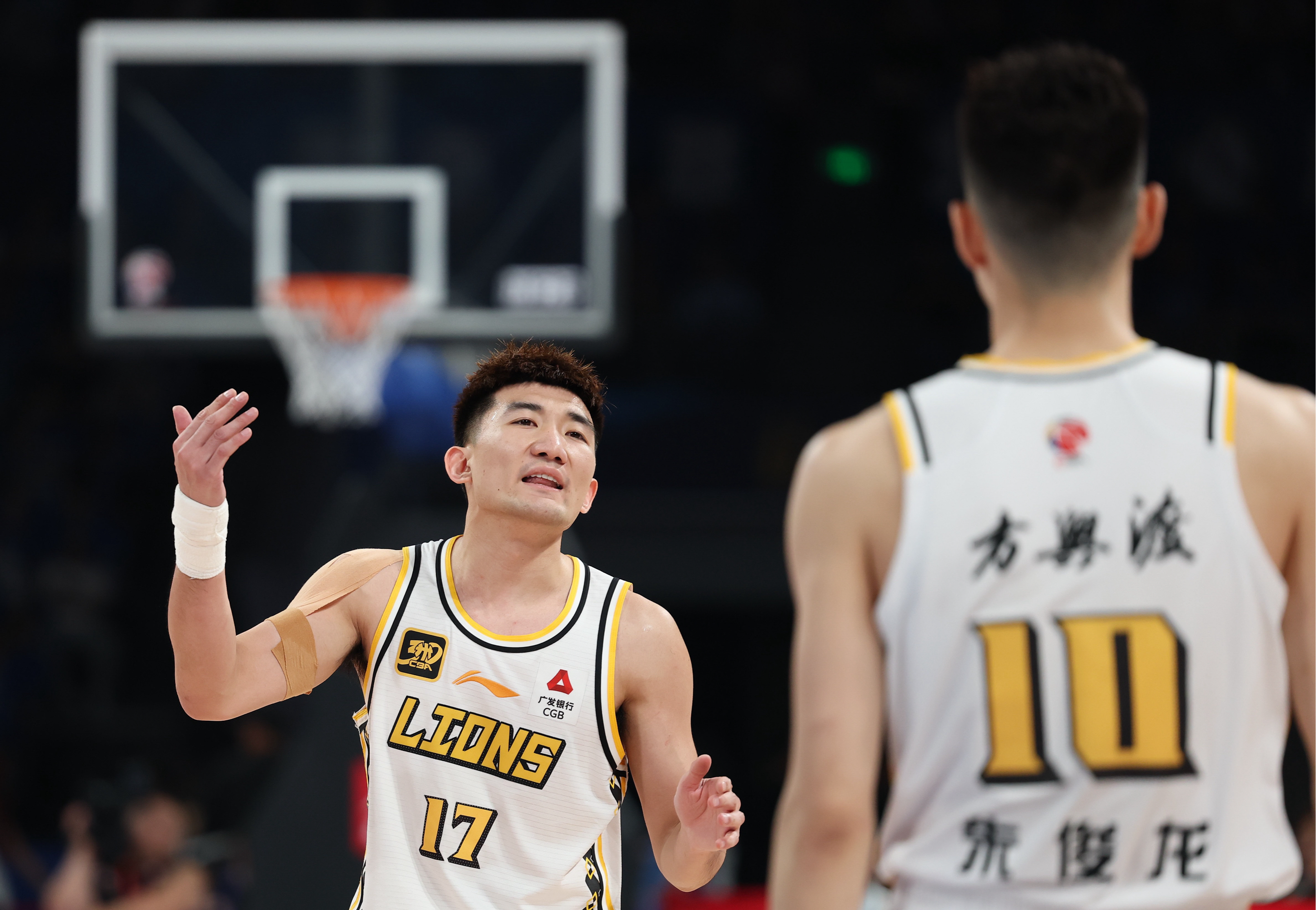 今晚北京首钢豪取连胜：CBA常规赛节点到来，赛场秩序良好，控场能力受关注的简单介绍