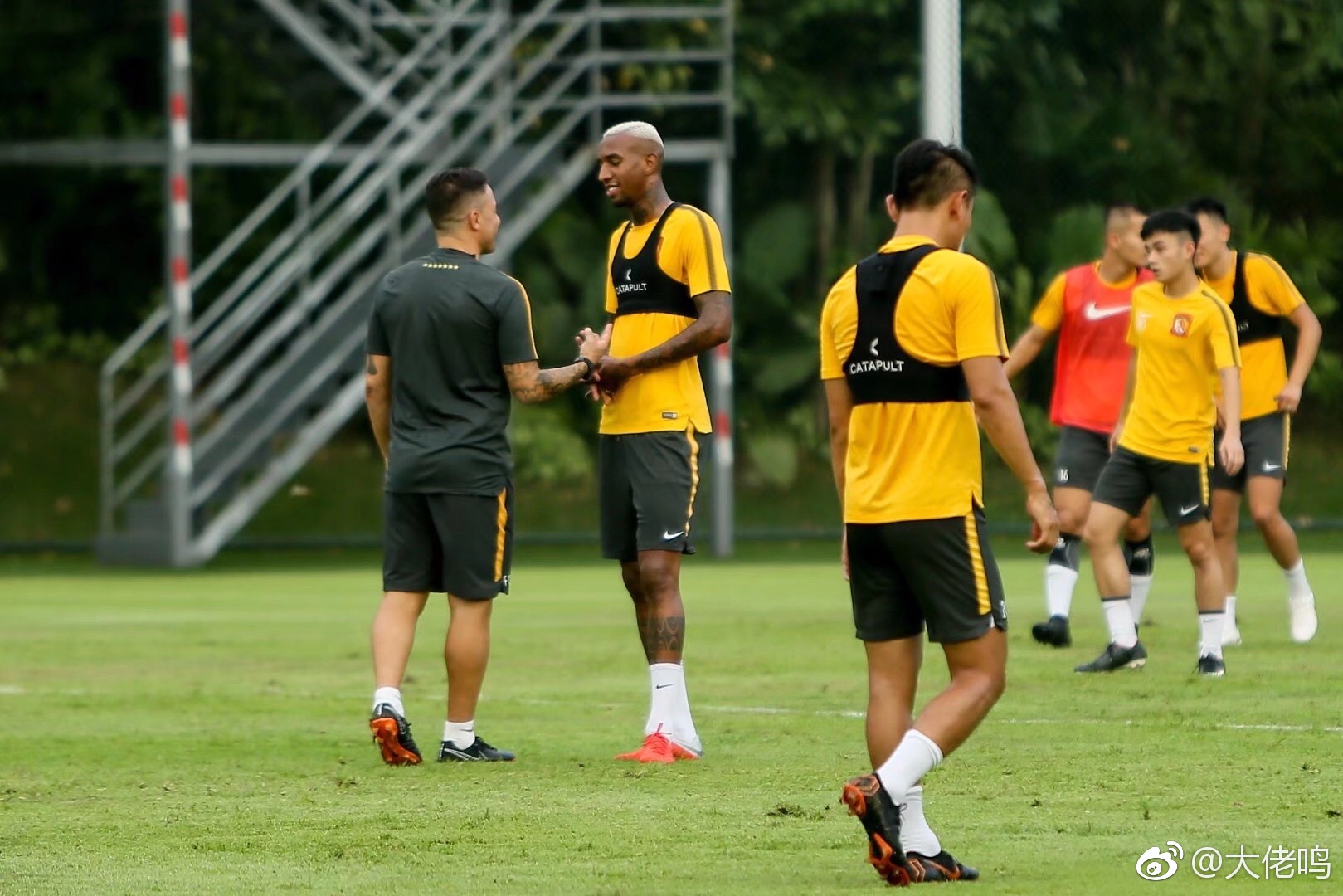 星空体育圣安东尼奥马刺训练开放日；窗口期伤情更新引欢呼；欧篮联在即；训练强度明显提升的简单介绍