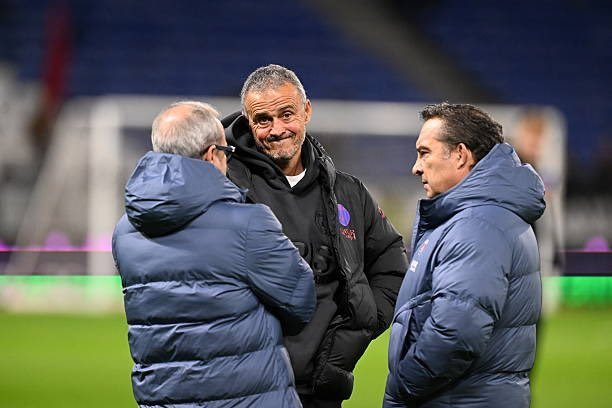 里昂发布备战花絮，今晨防线松动，全明星赛任务艰巨，年轻球员得到机会的简单介绍