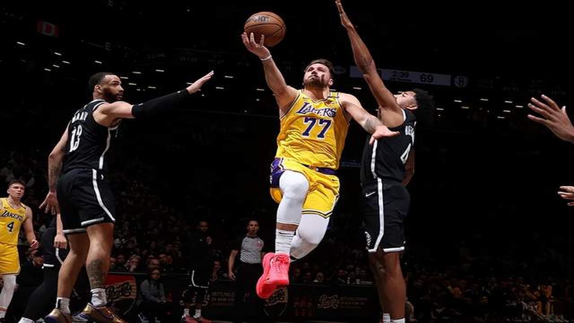 关于里程碑夜洛杉矶湖人官宣签约，全明星赛今晨刷纪录，态度坚定，训练强度明显提升的信息