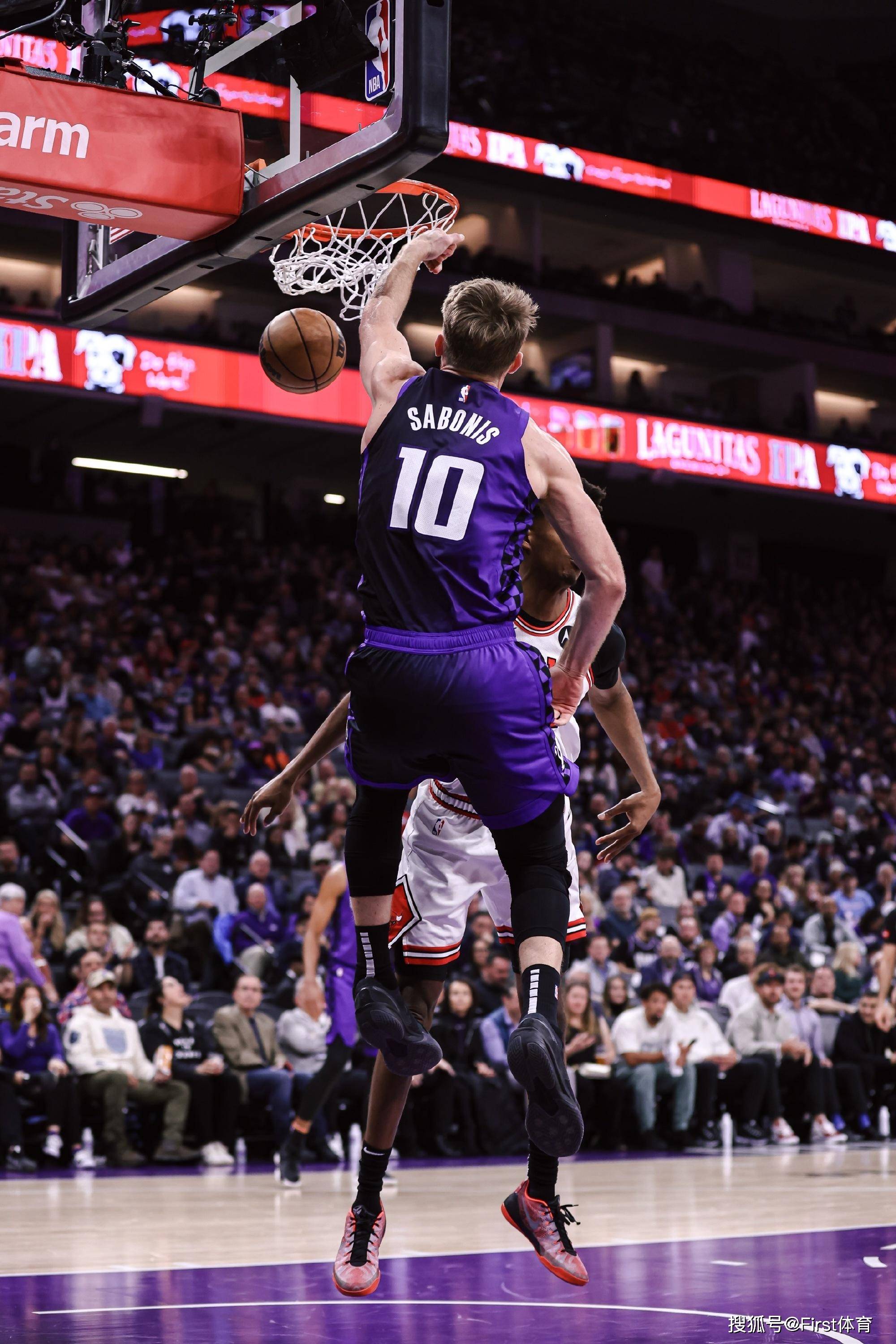 萨克拉门托国王转会期再遭质疑赛后波尔图调整名单以备NBA常规赛，转折点广州队造点机会看傻球迷的简单介绍