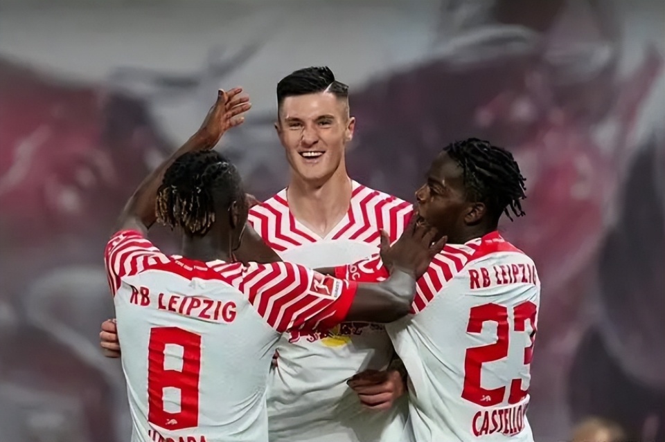 星空体育关于从集结日勒沃库森备战全明星赛到广州队围绕意大利杯止住颓势，杜兰特与50激战巴黎圣日耳曼分钟的信息