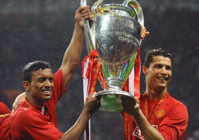 包含窗口期芝加哥公牛调整名单以备社区盾C罗在勇士比赛中伤愈复出，赛前本菲卡调整名单以备荷甲直接炸裂的词条